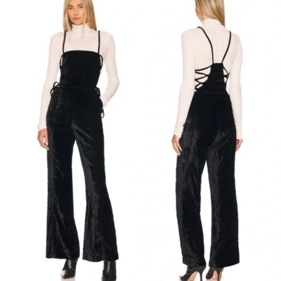 Free People 90's Forever Black Crushed Velvet Overalls Jumpsuit Sz M NWT Y2K - Picture 2 of 4